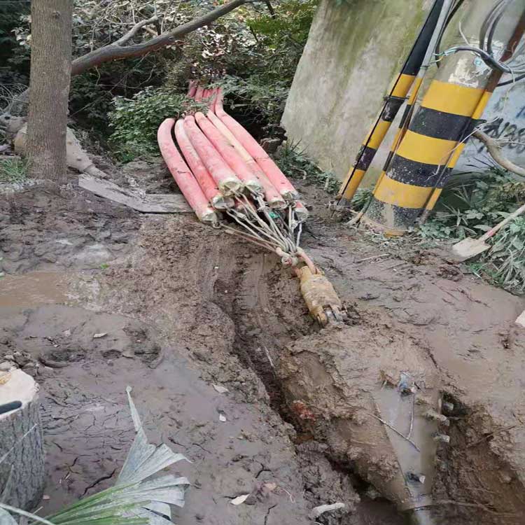 龙港拖拉管